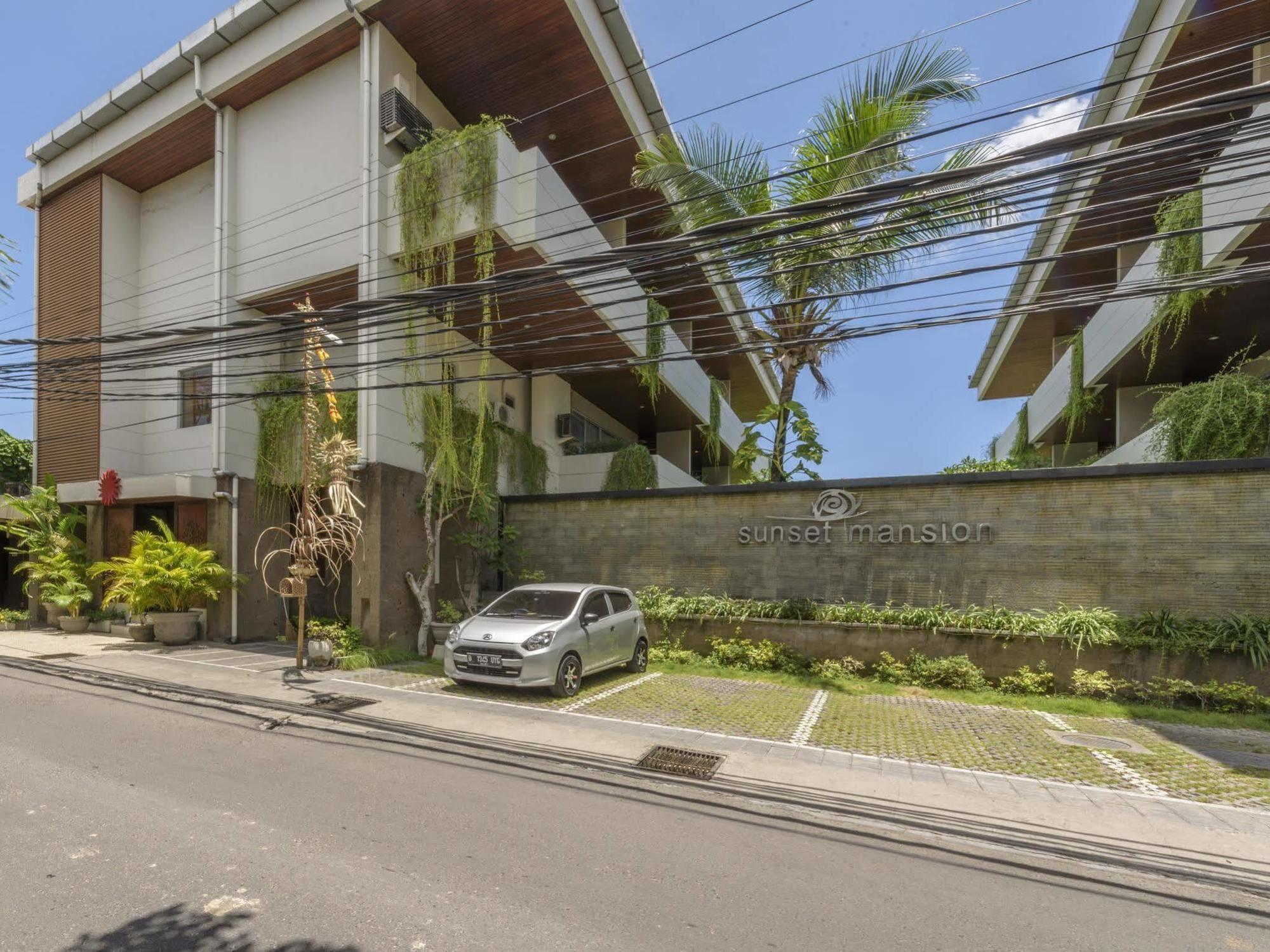 Swiss-Belcourt Sunset Apart otel Seminyak Dış mekan fotoğraf