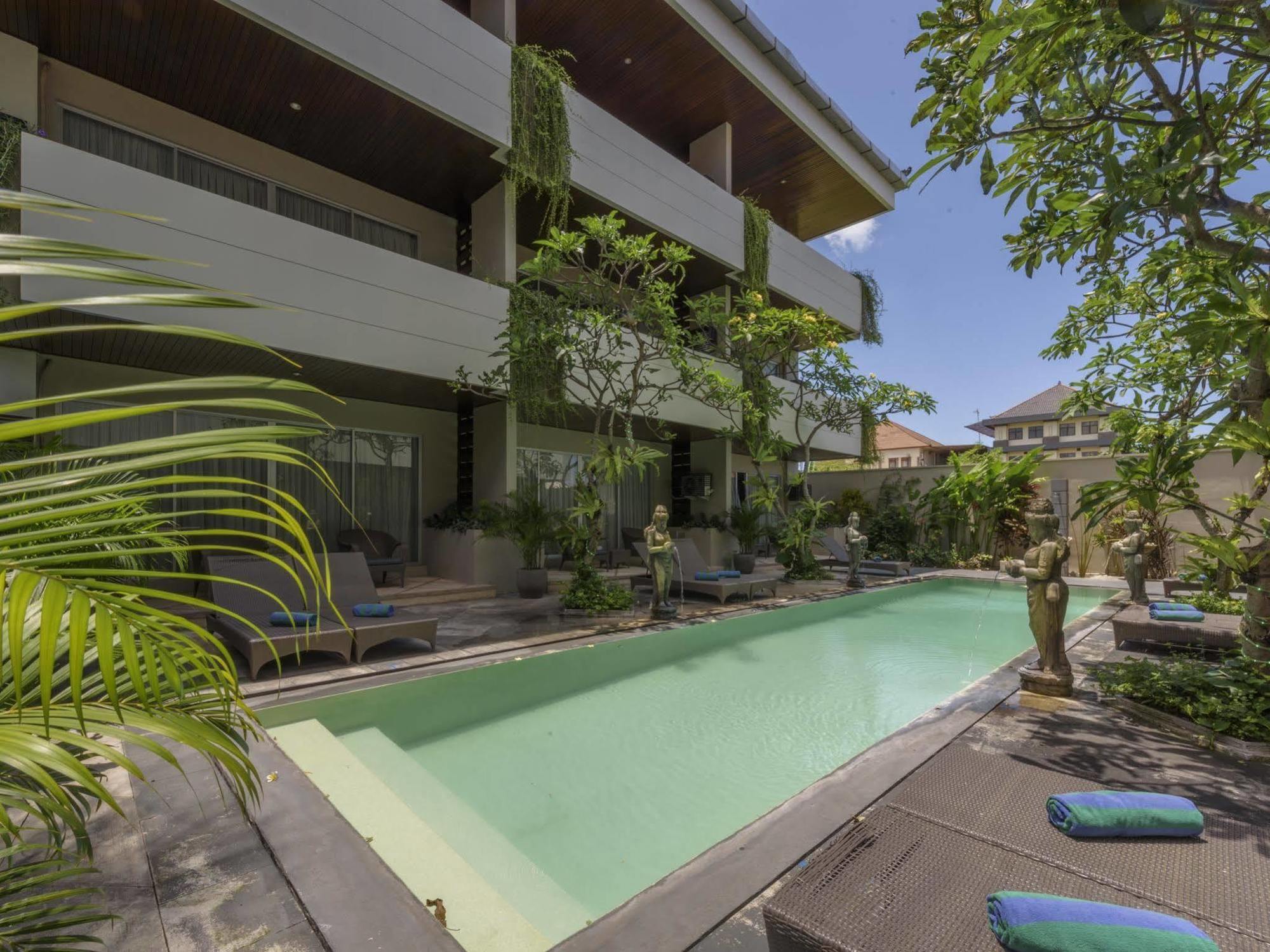 Swiss-Belcourt Sunset Apart otel Seminyak Dış mekan fotoğraf
