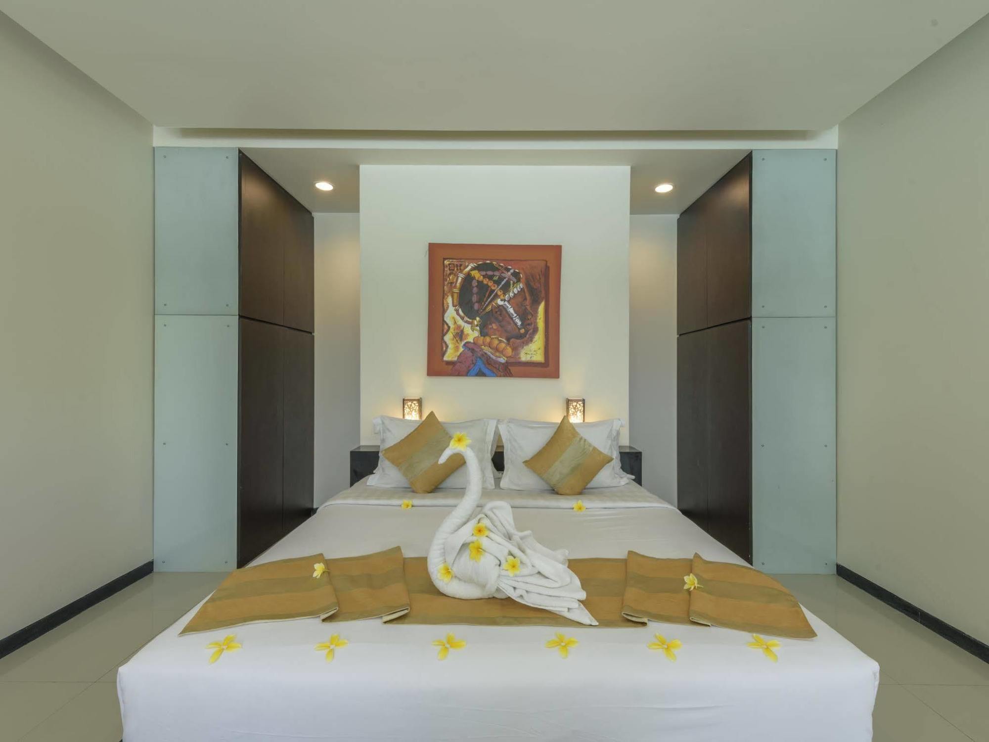 Swiss-Belcourt Sunset Apart otel Seminyak Dış mekan fotoğraf