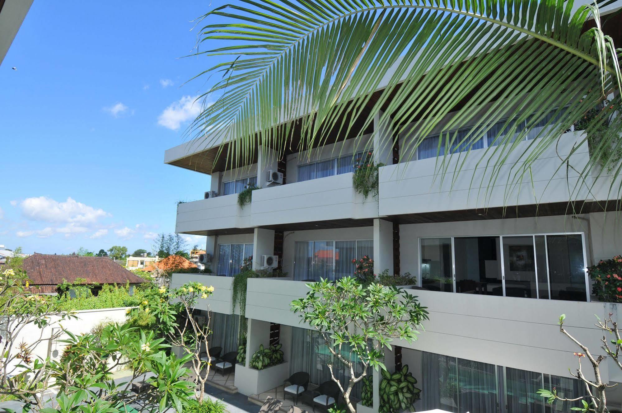 Swiss-Belcourt Sunset Apart otel Seminyak Dış mekan fotoğraf